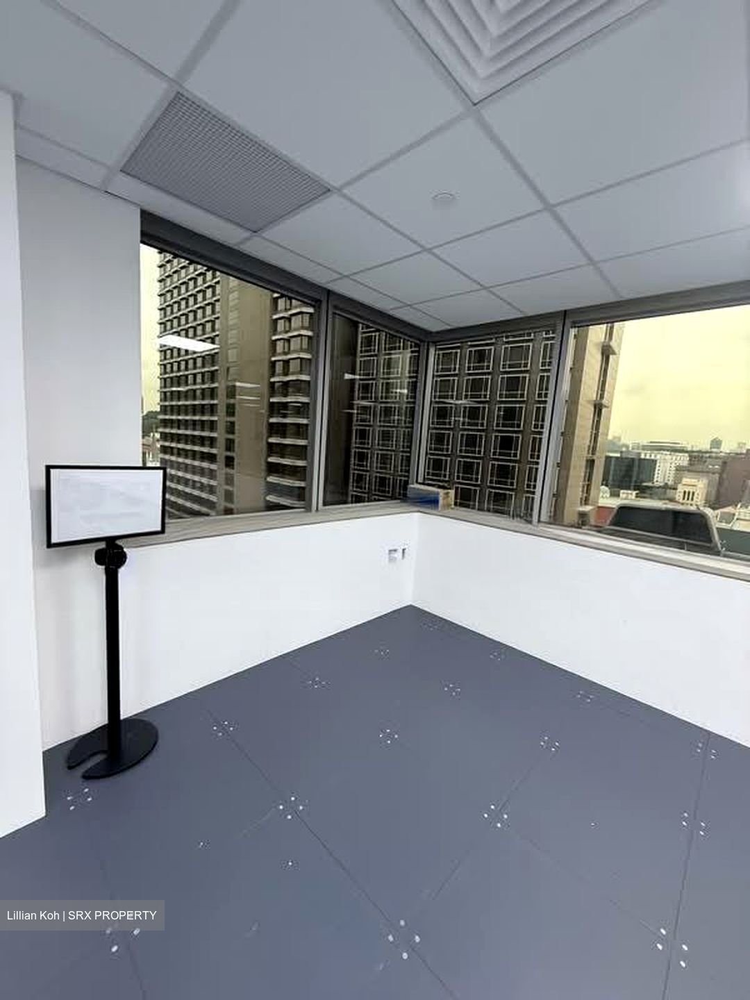 Odeon Towers (D7), Office #544648751